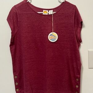 100% Linen C&C California burgundy Short Sleeve Top new with tags!